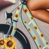 Auf dem Bild ist das Produkt: Fahrradaufkleber 33 Stk. Sonnenblumen Fahrrad Sticker Fahrraddesign Kinderfahrrad Sunflower Bike zum Preis von €10.9 abgebildet.
