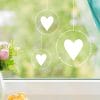 Auf dem Bild ist das Produkt: Fensterbild Herzkranz Mobile Herzen schwarz weiß Fensteraufkleber Fensterdeko wiederverwendbare Fensteraufkleber Wohnzimmer Küche zum Preis von €13.9 abgebildet.