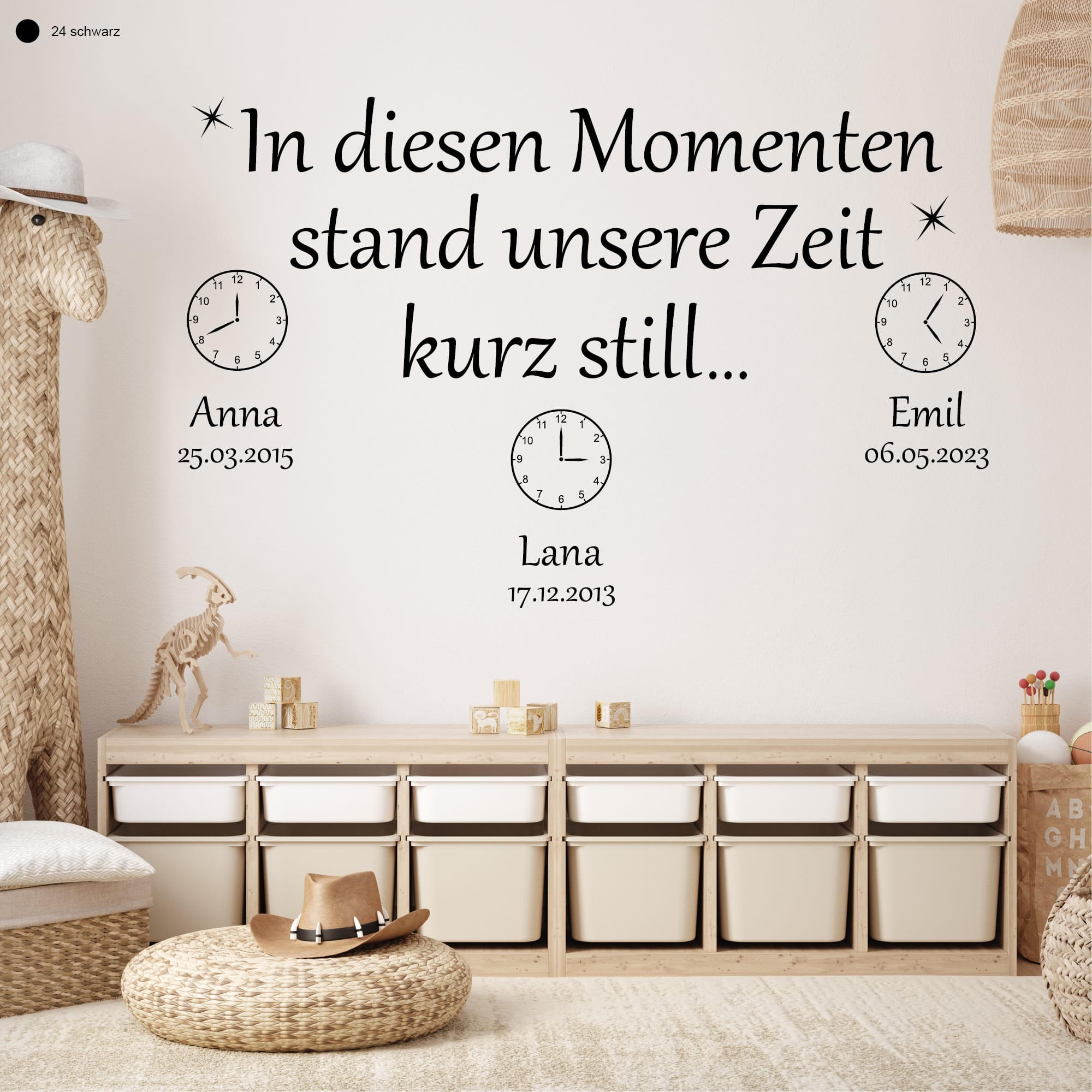 Auf dem Bild ist das Produkt: Wandtattoo In diesen Momenten stand unsere Zeit kurz still personalisiert Namen Datum Familientattoo Wandsticker Erinnerungen zum Preis von €25.90 abgebildet.