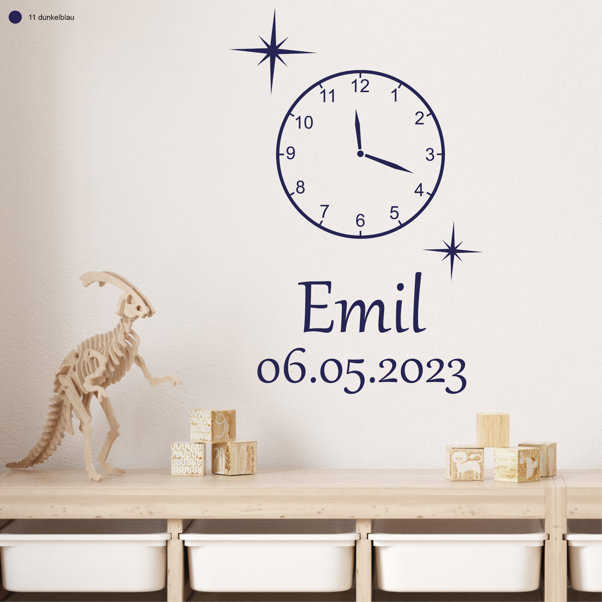 Auf dem Bild ist das Produkt: Wandtattoo Ergänzung Uhr In diesen Momenten stand unsere Zeit kurz still personalisiert Namen Datum Familientattoo Wandsticker Erinnerungen zum Preis von €11.90 abgebildet.