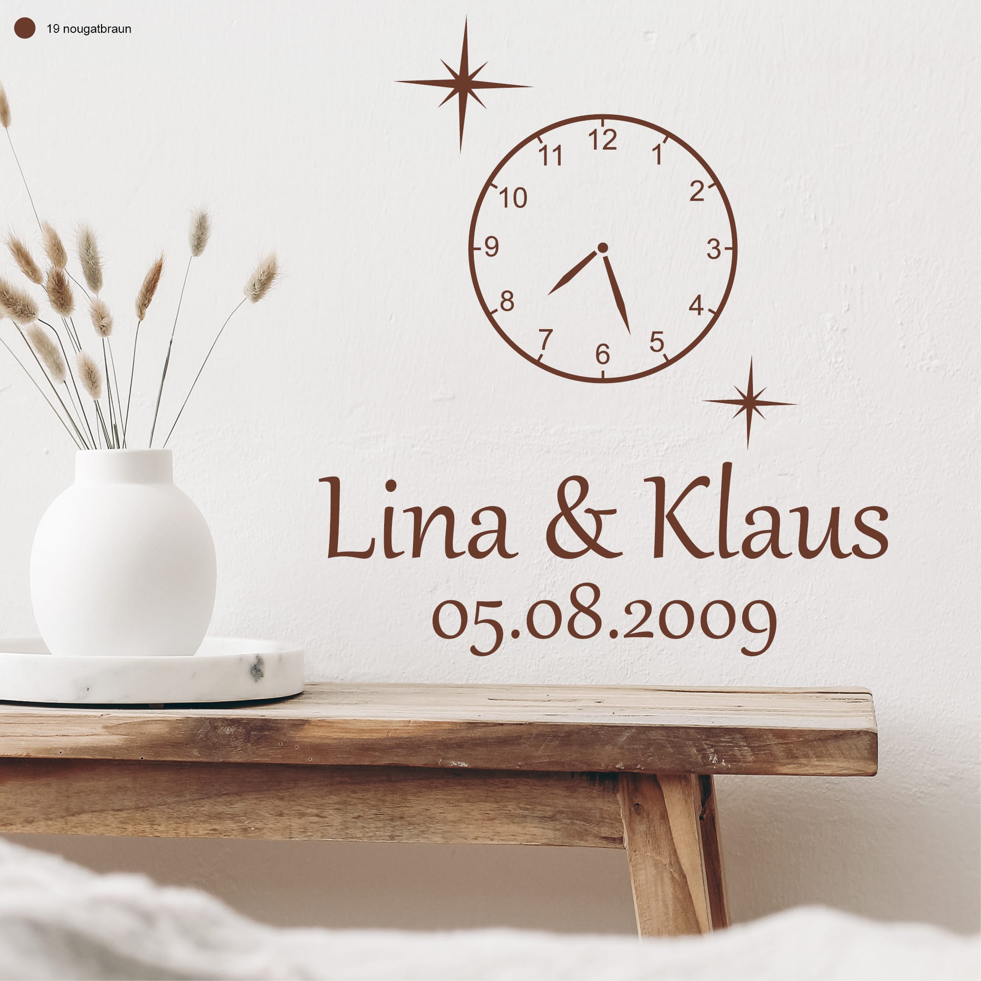 Auf dem Bild ist das Produkt: Wandtattoo Ergänzung Uhr In diesen Momenten stand unsere Zeit kurz still personalisiert Namen Datum Familientattoo Wandsticker Erinnerungen zum Preis von €11.90 abgebildet.