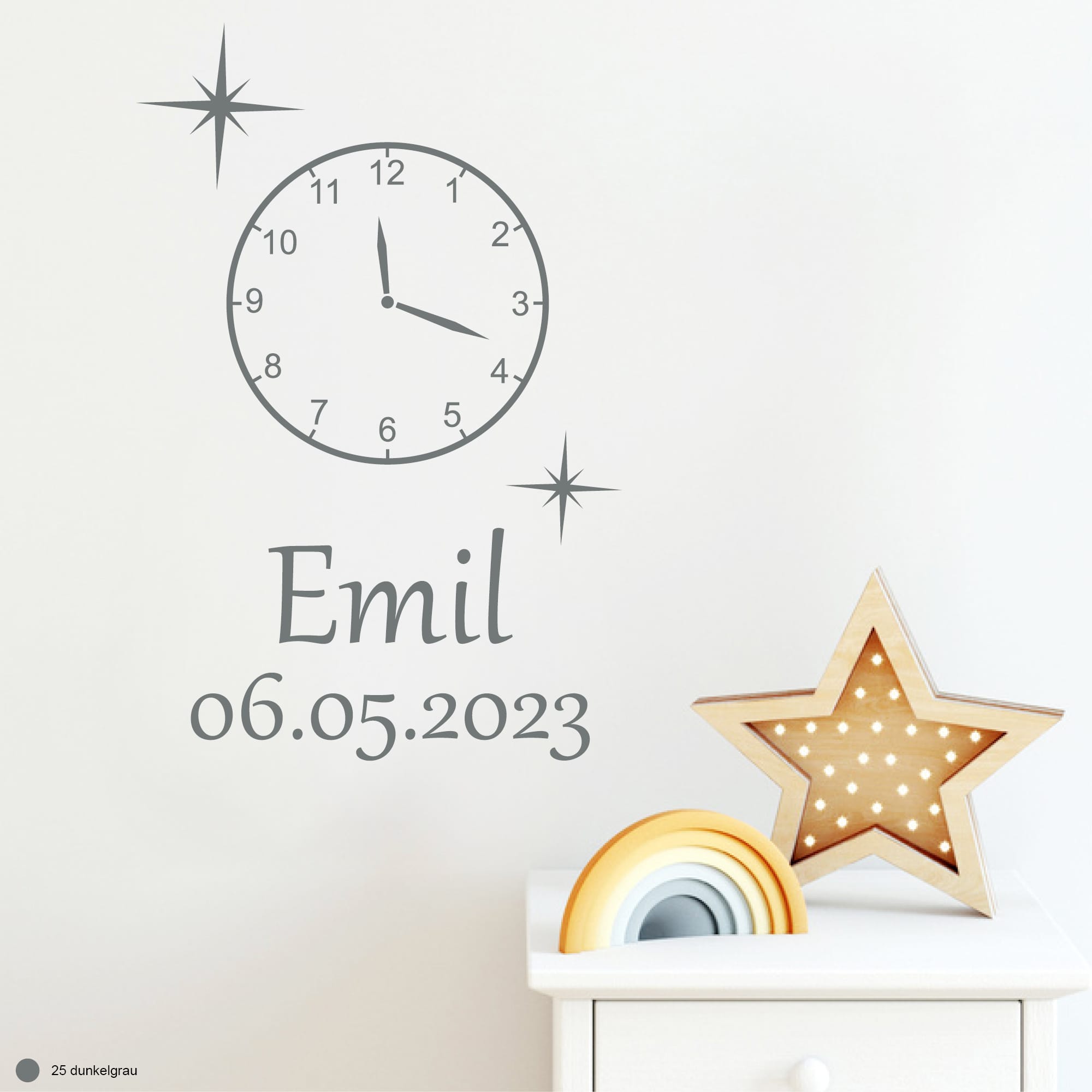 Auf dem Bild ist das Produkt: Wandtattoo Ergänzung Uhr In diesen Momenten stand unsere Zeit kurz still personalisiert Namen Datum Familientattoo Wandsticker Erinnerungen zum Preis von €11.90 abgebildet.