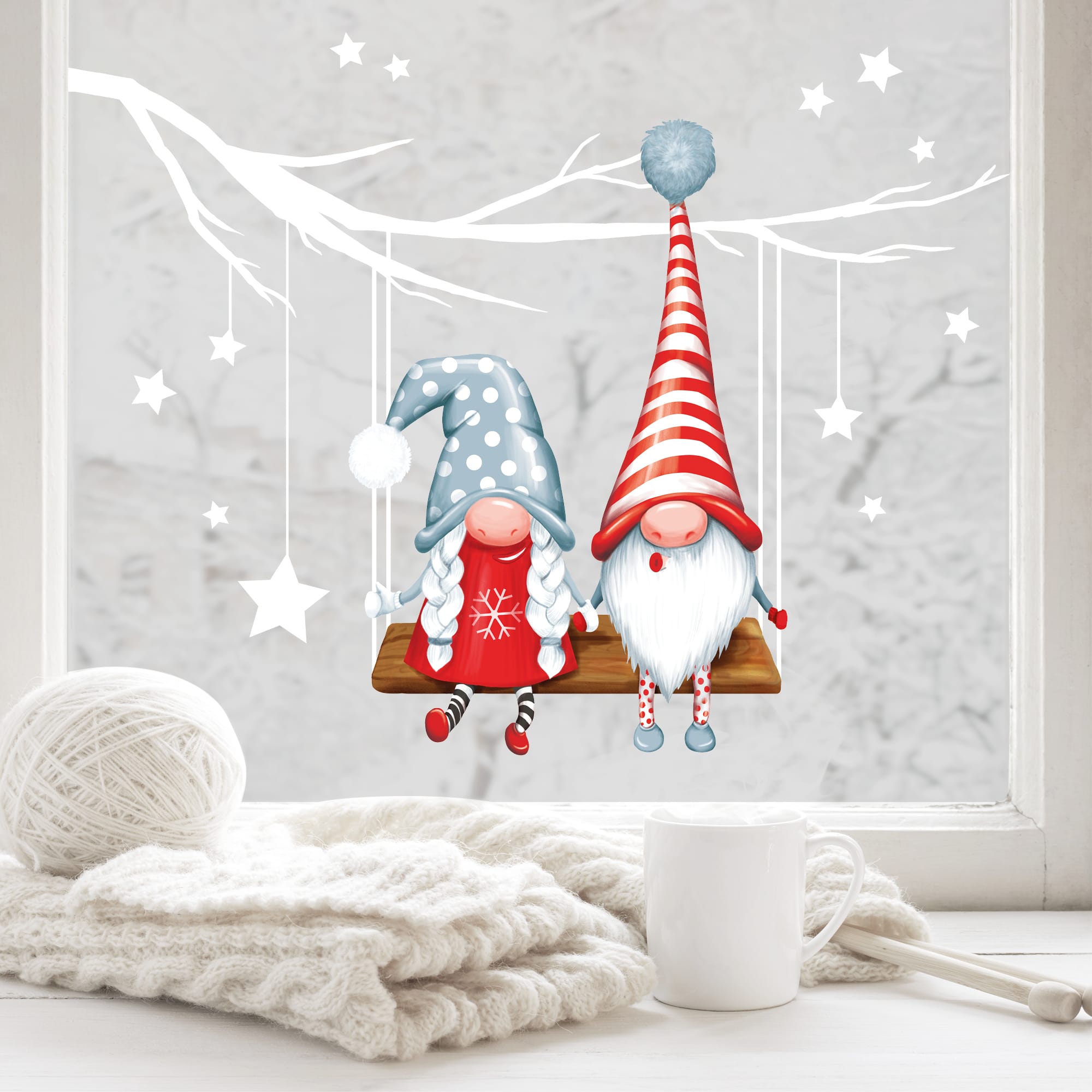 Auf dem Bild ist das Produkt: Fensterbild Weihnachten Winter Zwerge Wichtel Schaukel Weihnachtsterne Sterne weiß Fensteraufkleber zum Preis von €13.9 abgebildet.