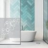 Auf dem Bild ist das Produkt: Sichtschutzfolie Duschkabine Blubberblasen Kreise Ringe Fensterfolie Dusche Duschglastür Duschwand schwarz oder weiß Milchglasfolie zum Preis von €23.9 abgebildet.