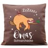Auf dem Bild ist das Produkt: Kissen Faultier Omas Schnarchecke Geschenk Geburtstag Großmutter zum Preis von €15.90 abgebildet.