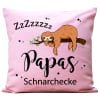 Auf dem Bild ist das Produkt: Kissen Faultier Papas Schnarchecke Wunschkissen Geschenk Papa zum Preis von €15.90 abgebildet.