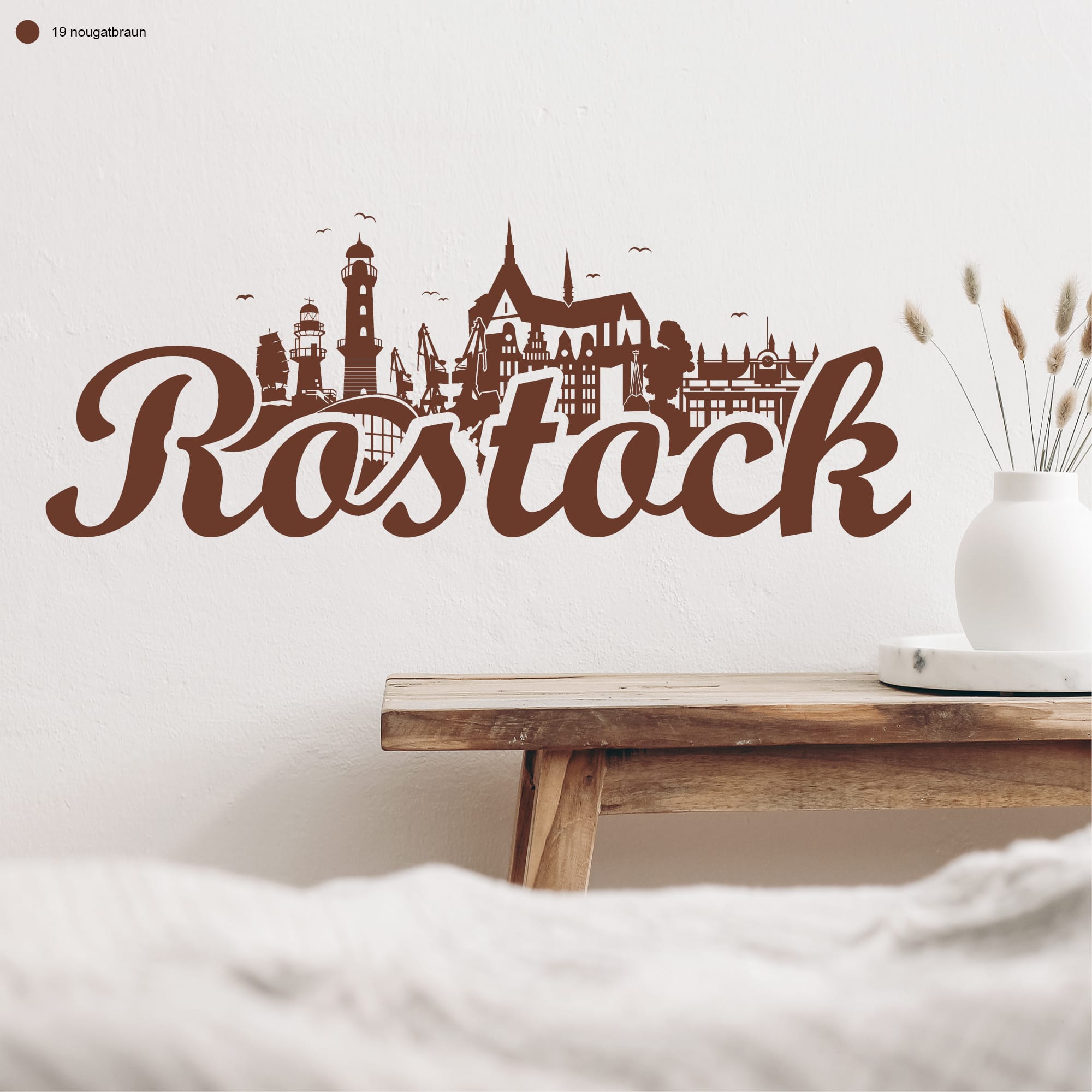 Auf dem Bild ist das Produkt: Wandtattoo Rostock Skyline Hansestadt Wandaufkleber Heimat Heimatliebe Ostsee Schriftzug groß zum Preis von €19.9 abgebildet.