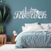 Auf dem Bild ist das Produkt: Wandtattoo Rostock Skyline Hansestadt Wandaufkleber Heimat Heimatliebe Ostsee Schriftzug groß zum Preis von €19.9 abgebildet.