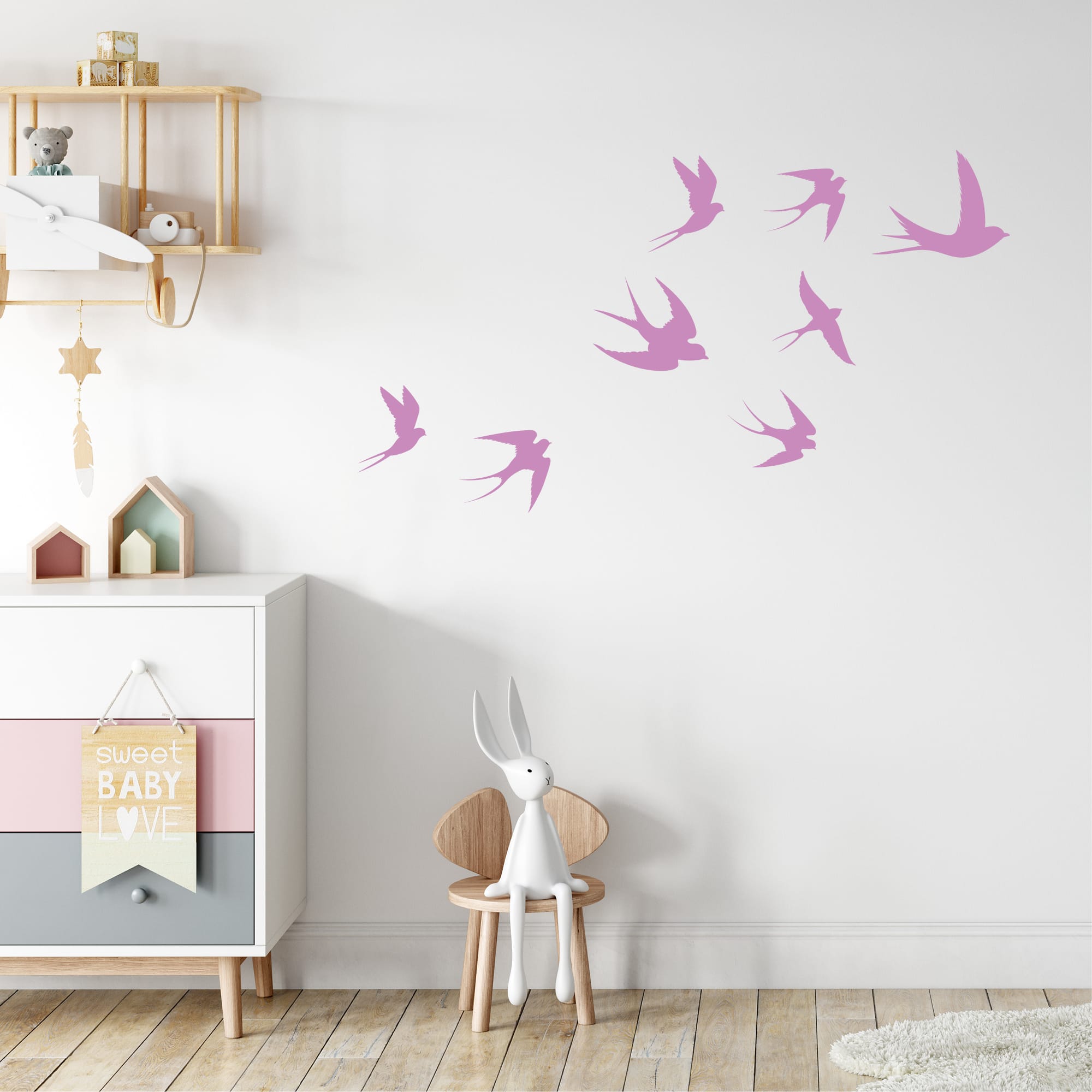 Auf dem Bild ist das Produkt: Wandtattoo fliegende Schwalben Vögel Schwarm Dekoration Wohnzimmer Wandgestaltung Wandaufkleber zum Preis von €14.90 abgebildet.