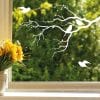 Auf dem Bild ist das Produkt: Fensterbild Zweig Vögel Frühling Sommer Knospen weiß schwarz Kontur junger Ast Frühlingsbote schlicht wiederverwendbar zum Preis von €13.9 abgebildet.