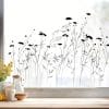Auf dem Bild ist das Produkt: Fensterbild Wildblumen Frühling zarte Blumen Wildblumenfeld Blumenwiese Fensterdeko Wiederverwendbar Fensterfolie Schmetterlinge zum Preis von €13.90 abgebildet.