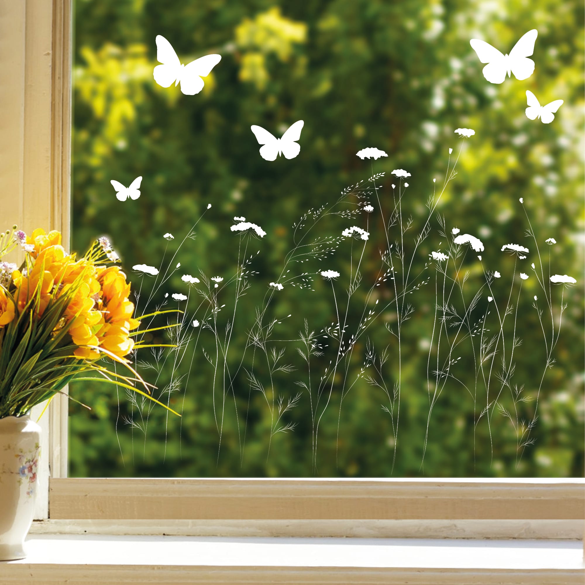 Auf dem Bild ist das Produkt: Fensterbild Wildblumen Frühling zarte Blumen Wildblumenfeld Blumenwiese Fensterdeko Wiederverwendbar Fensterfolie Schmetterlinge zum Preis von €13.90 abgebildet.