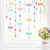 Auf dem Bild ist das Produkt: Fensterbild Konfettikette Maske Rauten Girlande bunte Vierecke und Masken farbig wiederverwendbar Frühling Fasching Karneval Geburtstag zum Preis von €17.9 abgebildet.