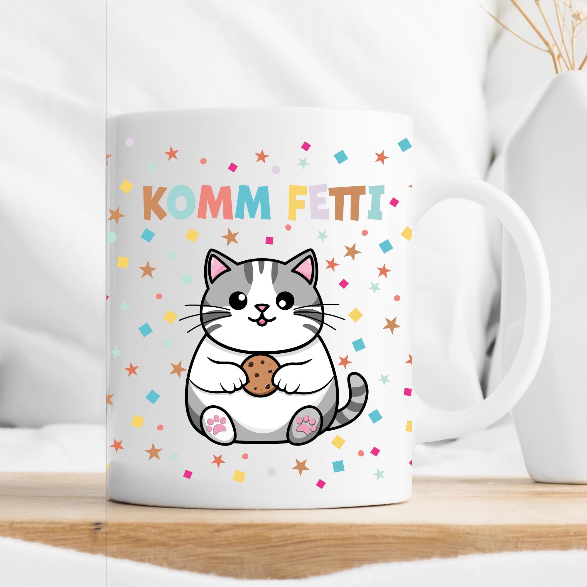 Tasse Komm Fetti Katze lustige Katzentasse Keramik Konfetti Humor bunt Geschenk Geburtstag Karneval Fasching dickes Kätzchen