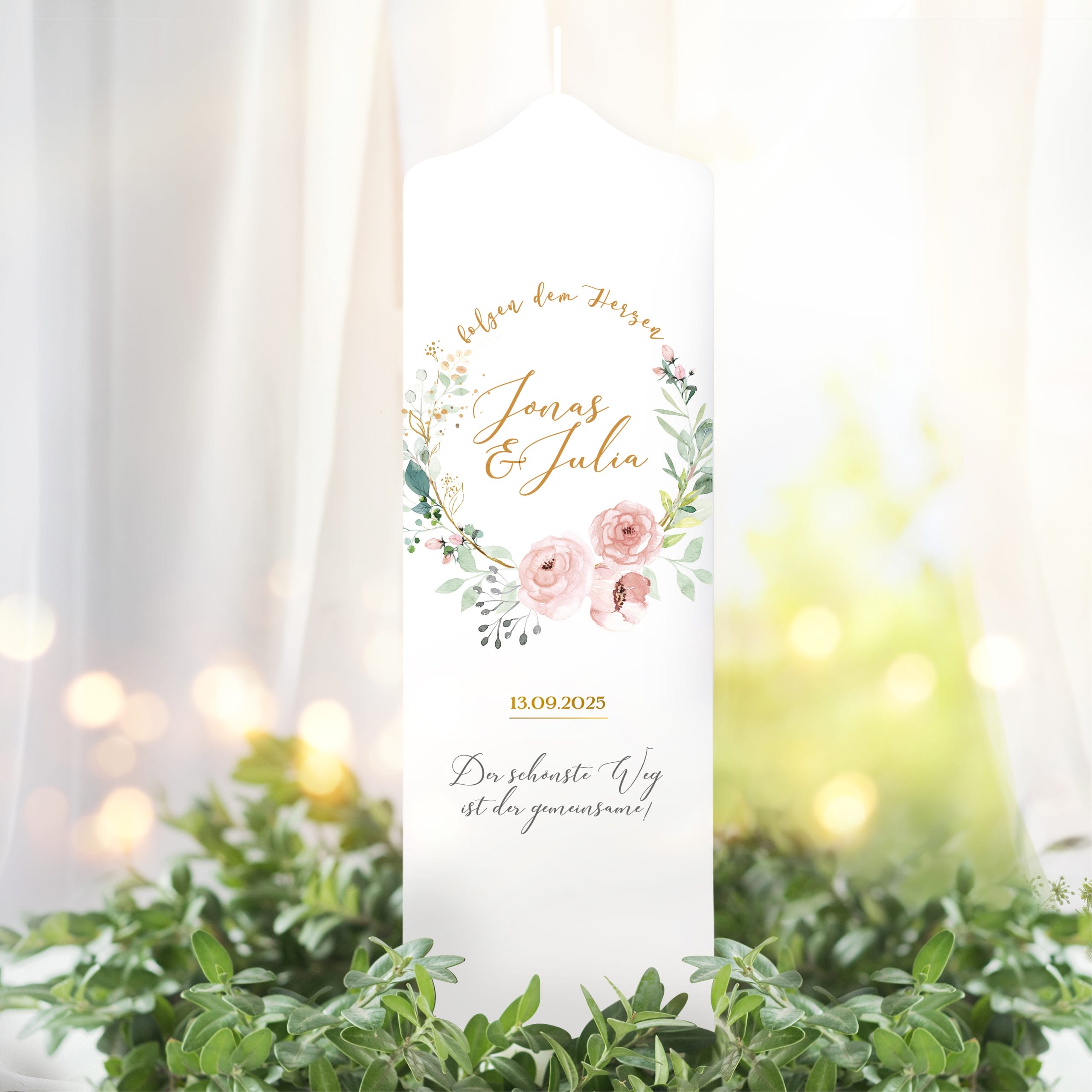 Weiße Hochzeitskerze personalisierbar Rahmen aus Blüten und Blättern personalisiert Hochzeitsgeschenk Valentinstagsgeschenk