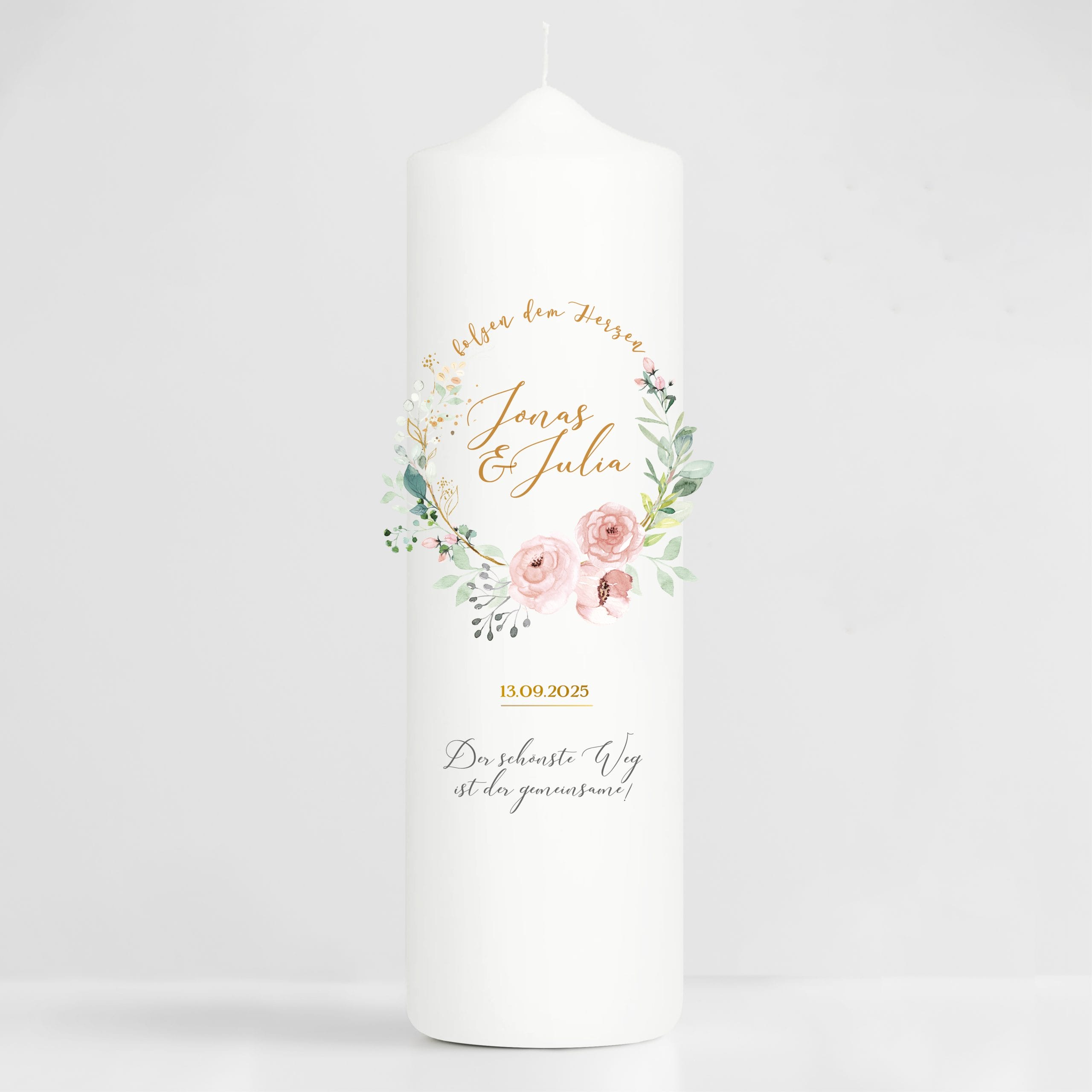 Auf dem Bild ist das Produkt: Weiße Hochzeitskerze personalisierbar Rahmen aus Blüten und Blättern personalisiert Hochzeitsgeschenk Valentinstagsgeschenk zum Preis von €5.9 abgebildet.