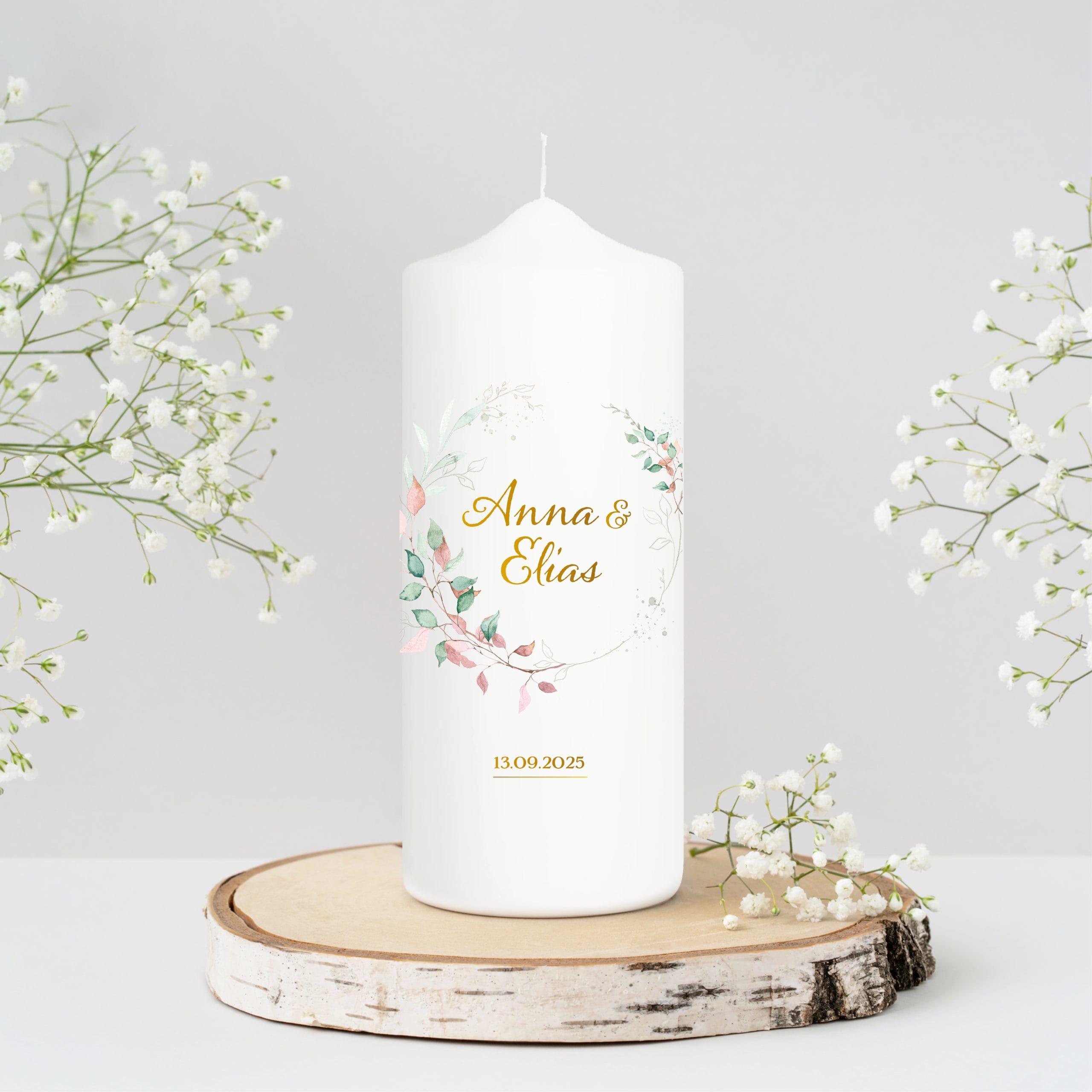 Auf dem Bild ist das Produkt: Weiße Hochzeitskerze personalisierbar Hochzeitstag Hochzeit Blätterkranz personalisiert Hochzeitsgeschenk Spruch, Valentinstagsgeschenk zum Preis von €5.9 abgebildet.