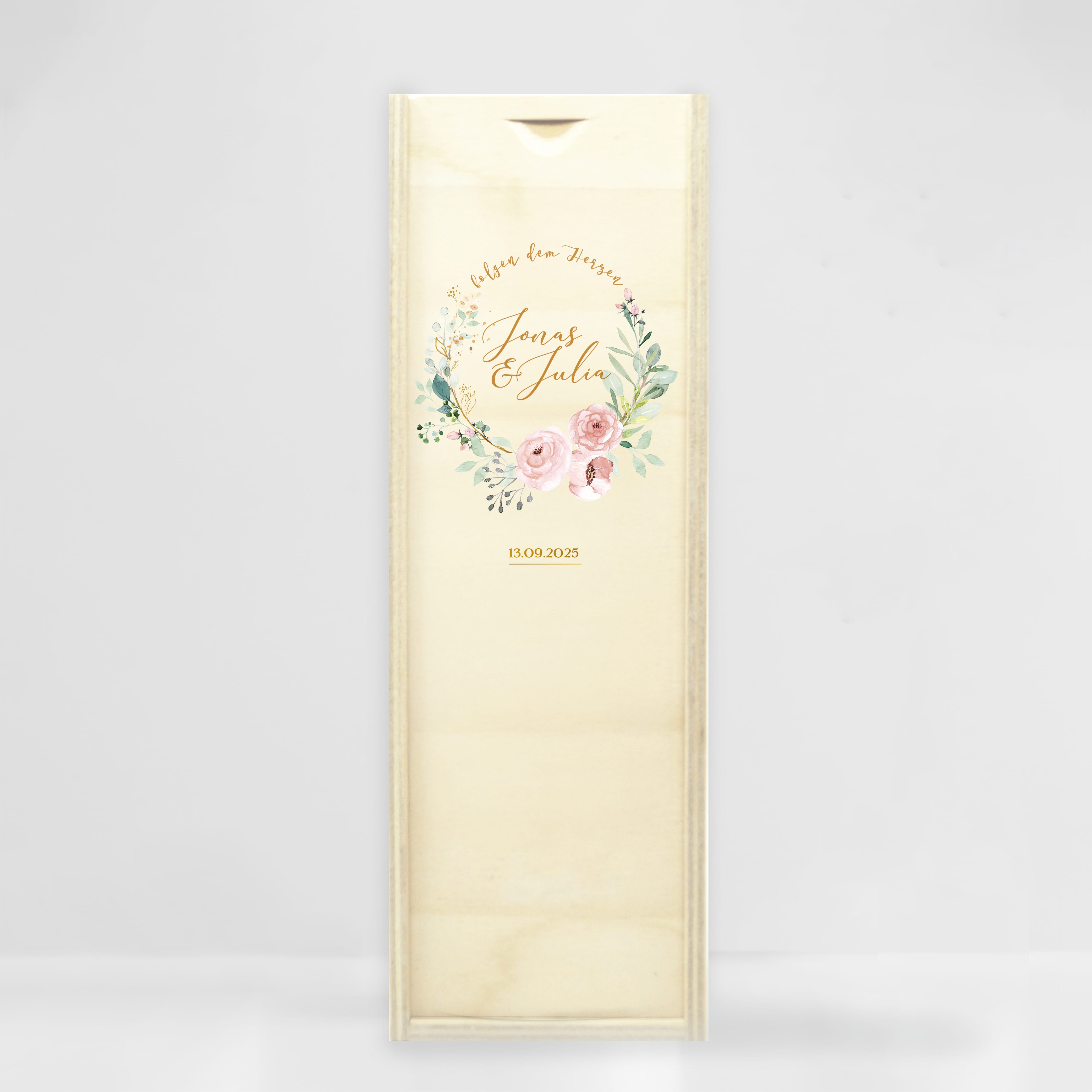Auf dem Bild ist das Produkt: Hochzeitskerze Rosen Kranz weiße Kerze verziert mit einem Rahmen mit grünen Blättern und rosa Blüten, personalisiertes Geschenk Hochzeit zum Preis von €6.4 abgebildet.