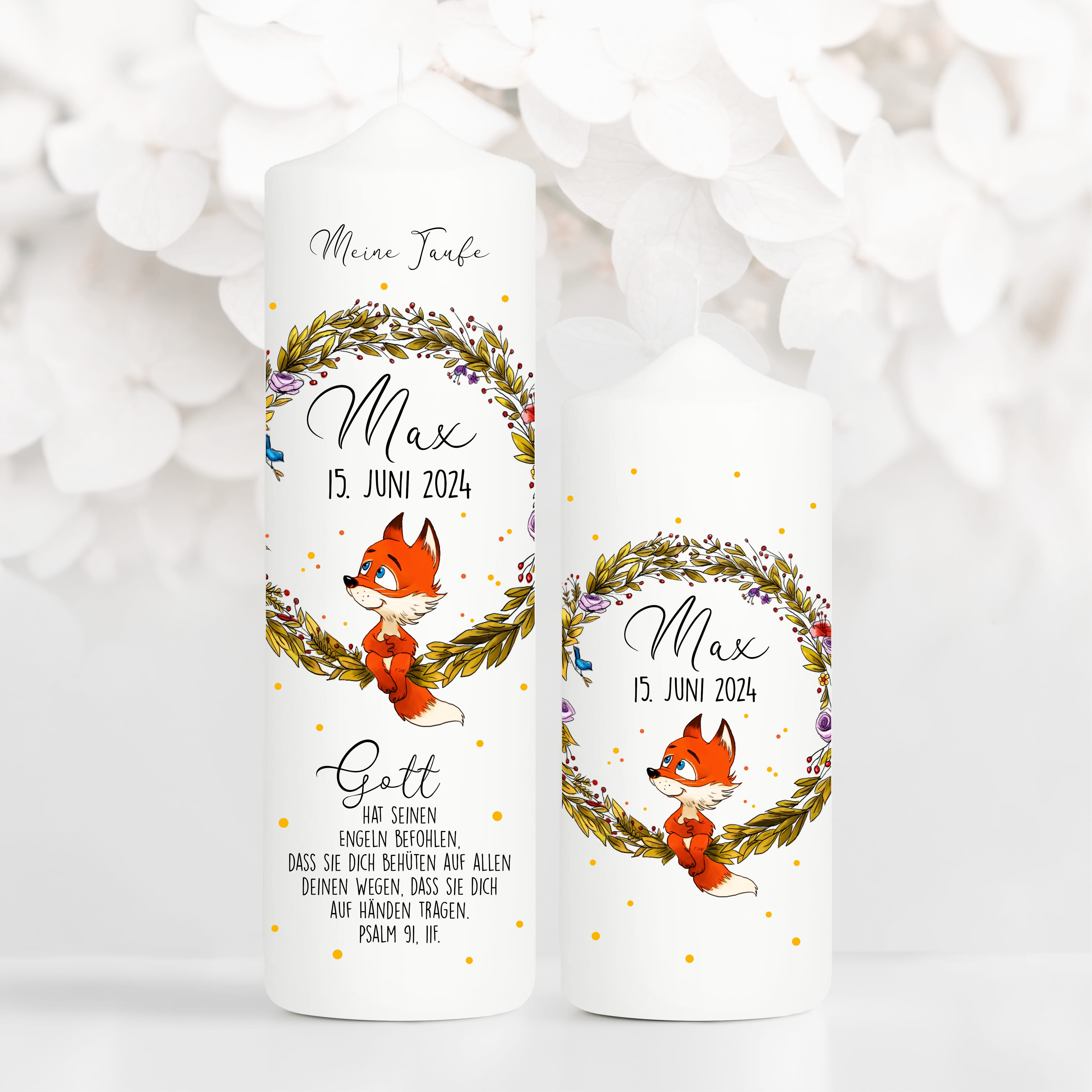 Auf dem Bild ist das Produkt: Taufkerze Kerze zur Taufe oder Geburt personalisiert Blumenkranz Fuchs mit Name Datum Taufspruch zum Preis von €5.90 abgebildet.