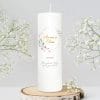 Auf dem Bild ist das Produkt: Hochzeitskerze Hochzeitstag verziert mit Rahmen aus grünen Blättern personalisiertes Geschenk Kerze Hochzeit Jubiläum zum Preis von €6.4 abgebildet.