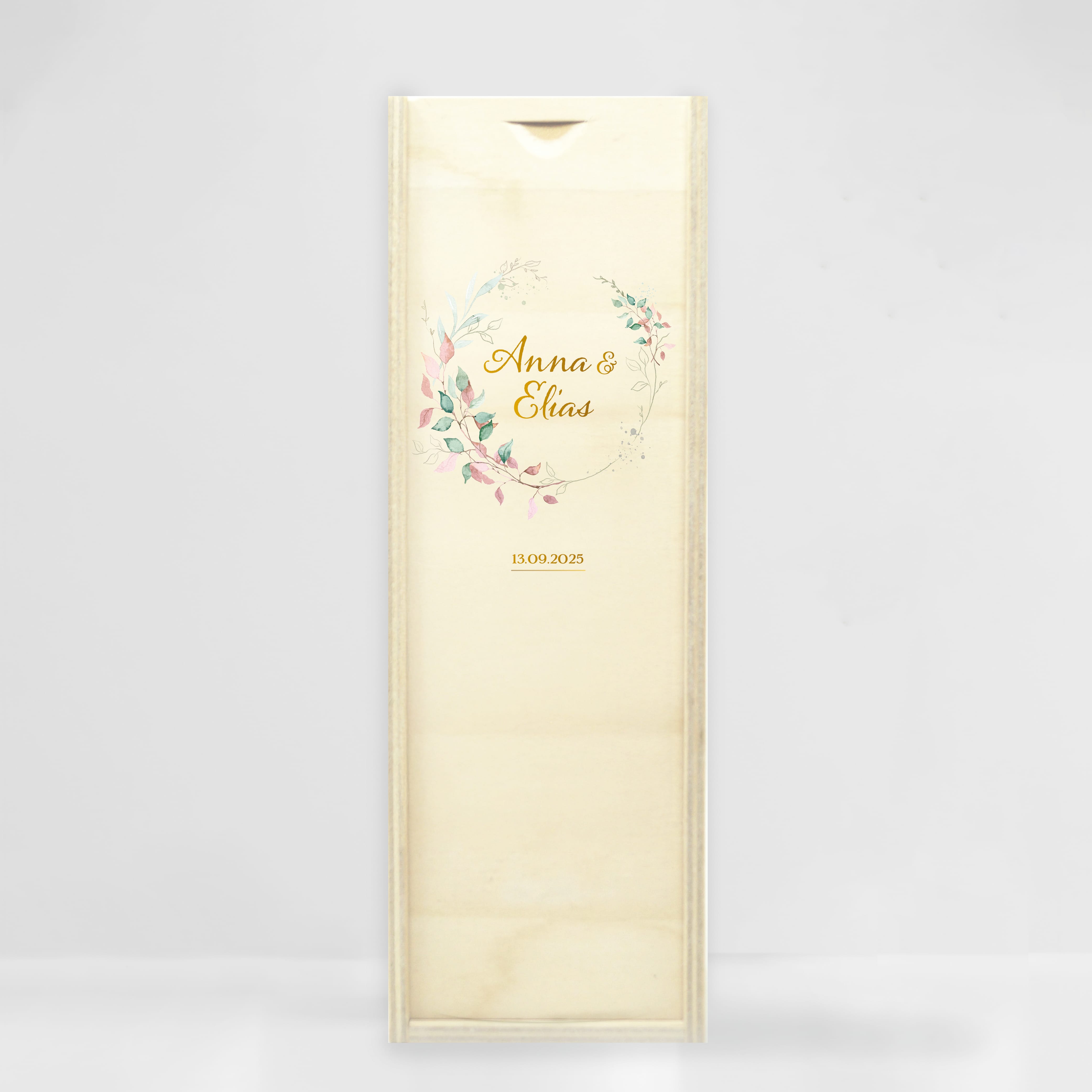 Auf dem Bild ist das Produkt: Hochzeitskerze Hochzeitstag verziert mit Rahmen aus grünen Blättern personalisiertes Geschenk Kerze Hochzeit Jubiläum zum Preis von €6.4 abgebildet.